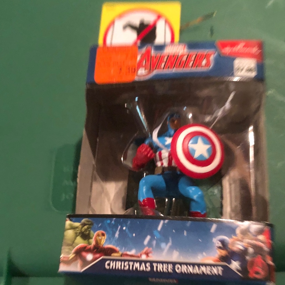 Avenger Captain America Red, Blue & White Ornament Figure